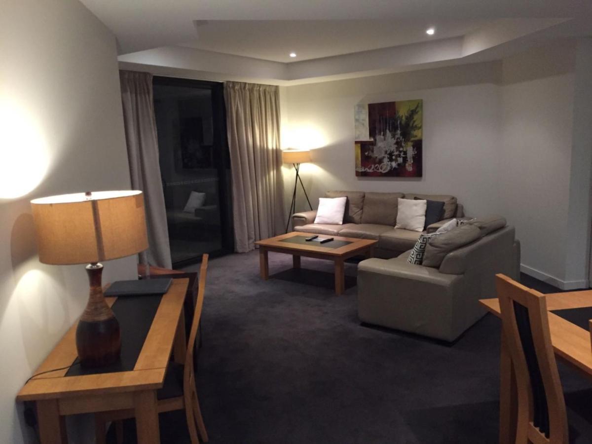 허비베이 그랜드 머큐어 알레그라 허비 베이 아파트 호텔 외부 사진 Living room of a two-bedroom apartment