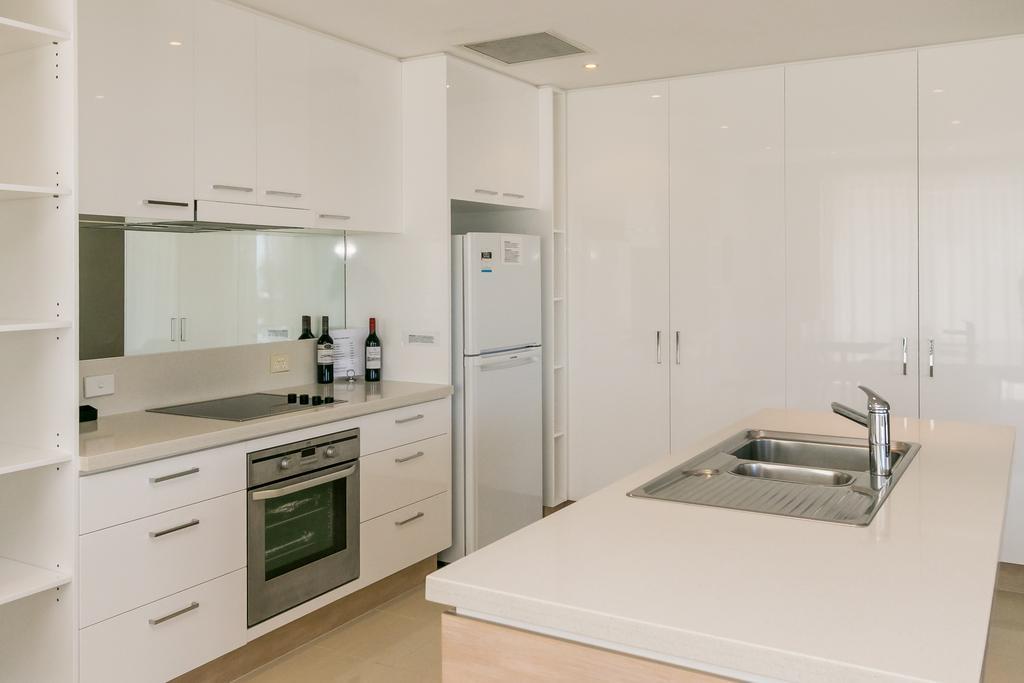 허비베이 그랜드 머큐어 알레그라 허비 베이 아파트 호텔 외부 사진 A modern Australian kitchen