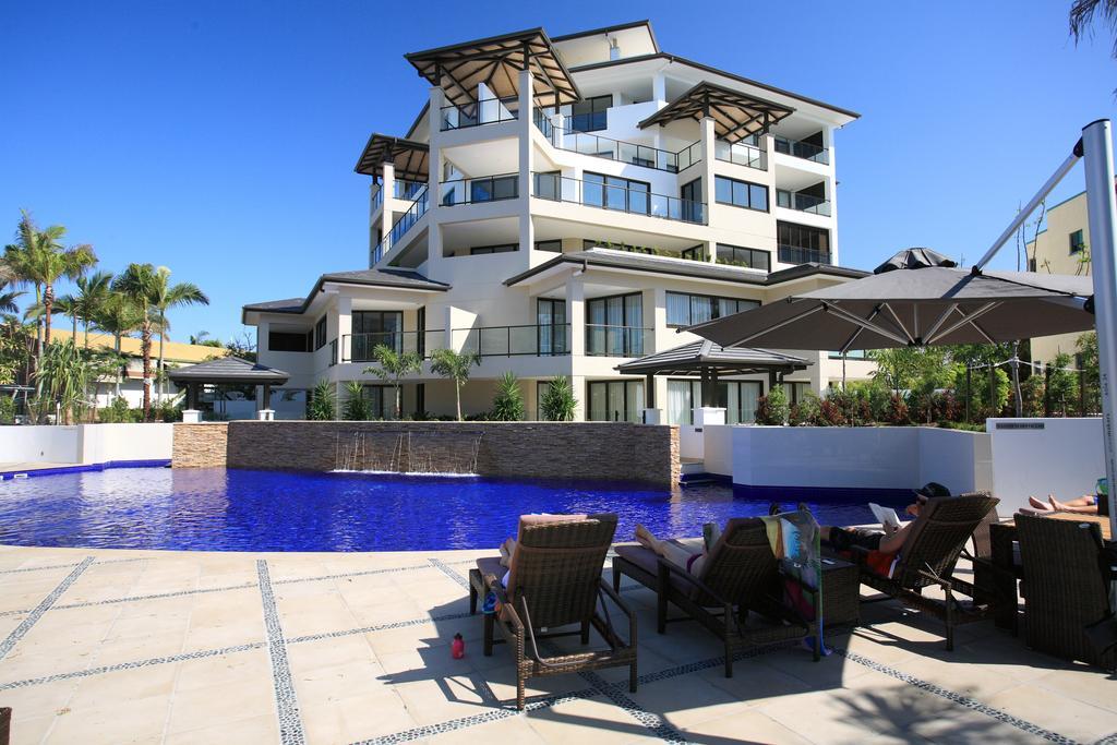 허비베이 그랜드 머큐어 알레그라 허비 베이 아파트 호텔 외부 사진 The pool at the Mantra on Saltwater Island