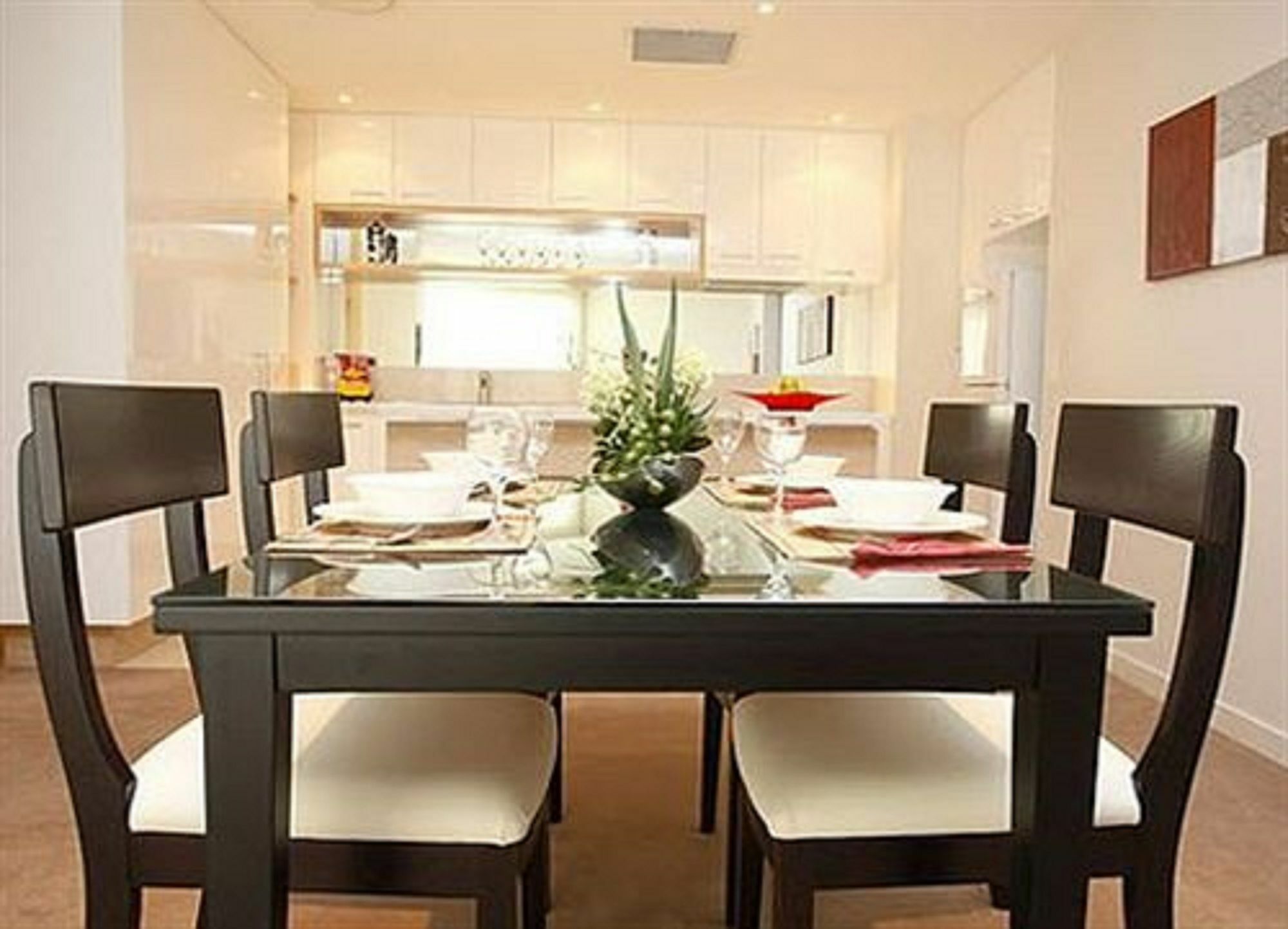 허비베이 그랜드 머큐어 알레그라 허비 베이 아파트 호텔 외부 사진 A dining room