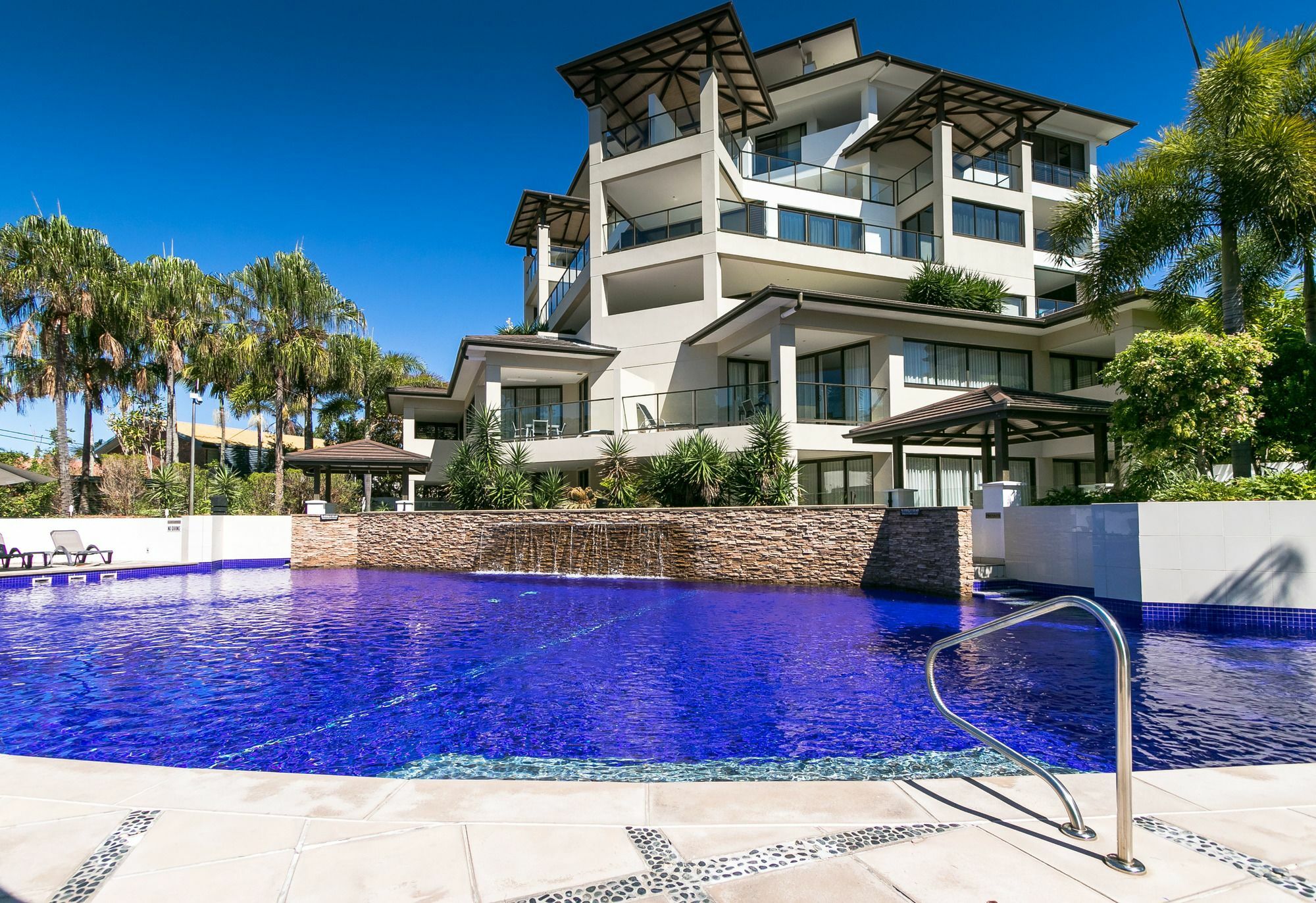 허비베이 그랜드 머큐어 알레그라 허비 베이 아파트 호텔 외부 사진 The pool at Peppers Mantra on Saltwater Island